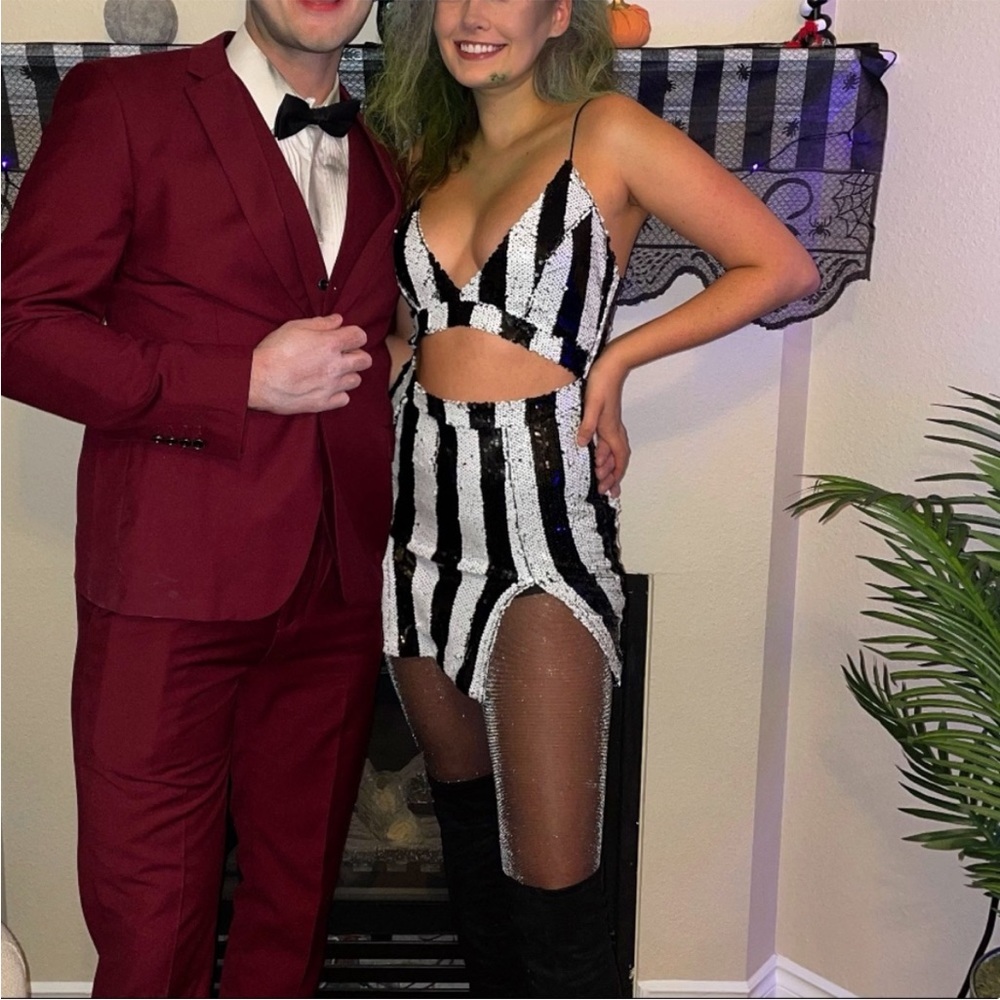 Men’s Halloween Beetlejuice Wedding Red Suit Costume